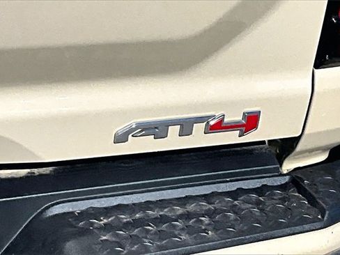 Used 2024 GMC Canyon AT4 w/ Technology Package image 28
