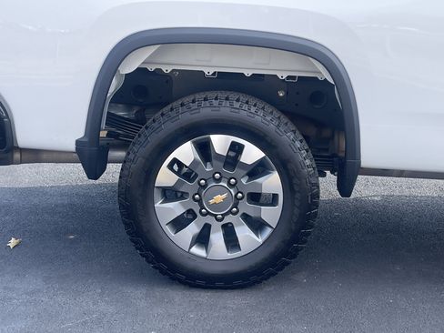 Used 2025 Chevrolet Silverado 2500 Custom w/ Custom Value Package image 34