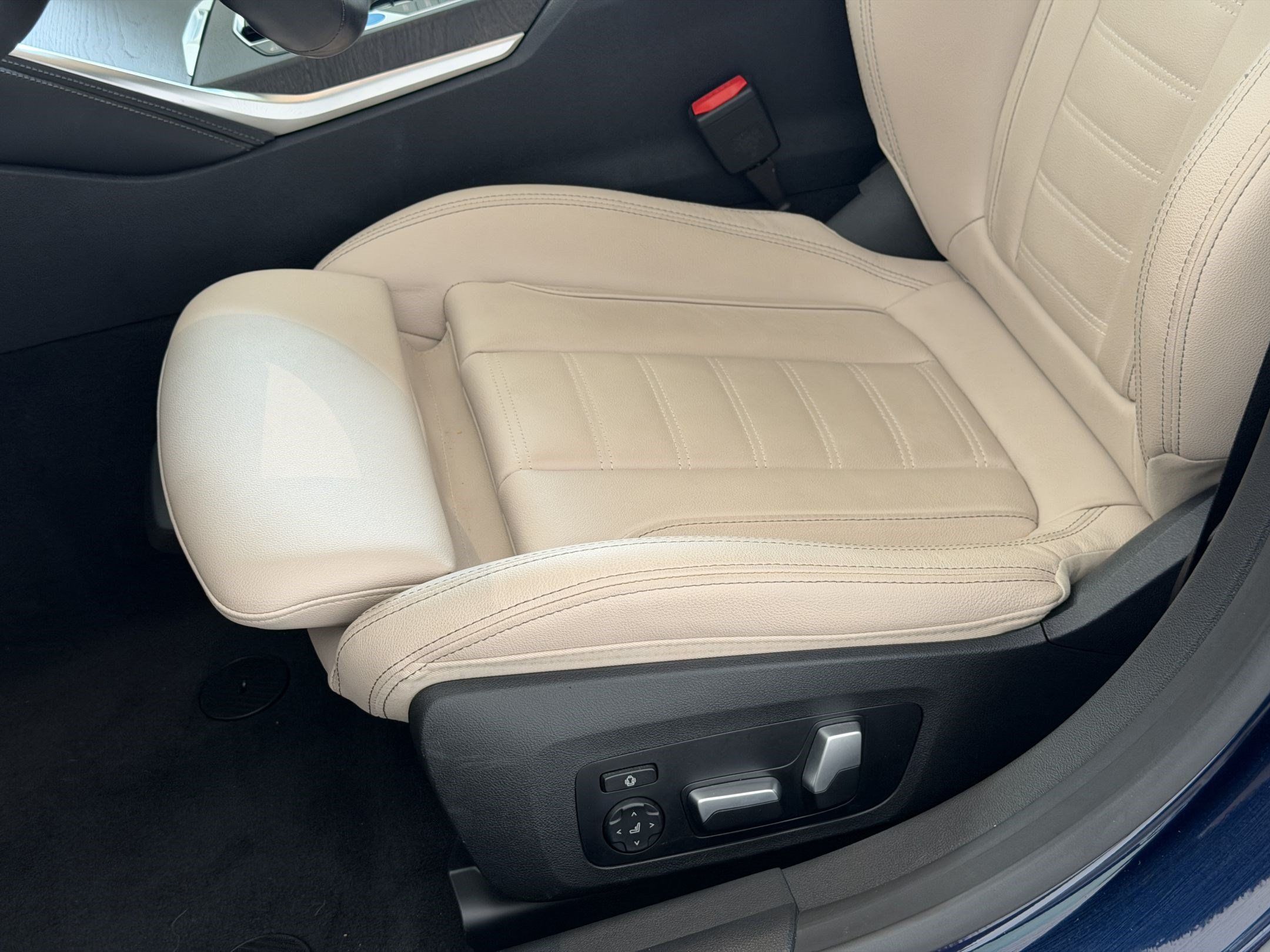 Used 2024 BMW i4 eDrive35 w/ M Sport Package RWD image 15