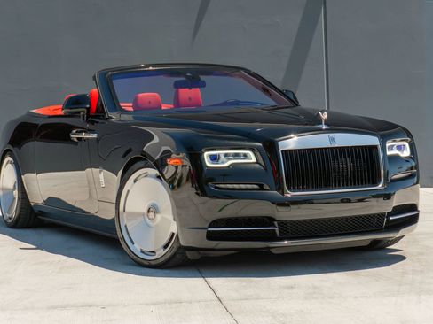 Used 2019 Rolls-Royce Dawn RWD image 6