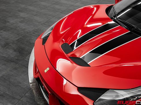 Used 2015 Ferrari 458 Speciale Coupe RWD image 9