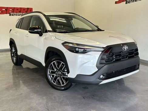 Used 2026 Toyota Corolla Cross XLE FWD image 1