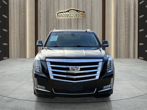 Used 2020 Cadillac Escalade ESV 2WD image 2