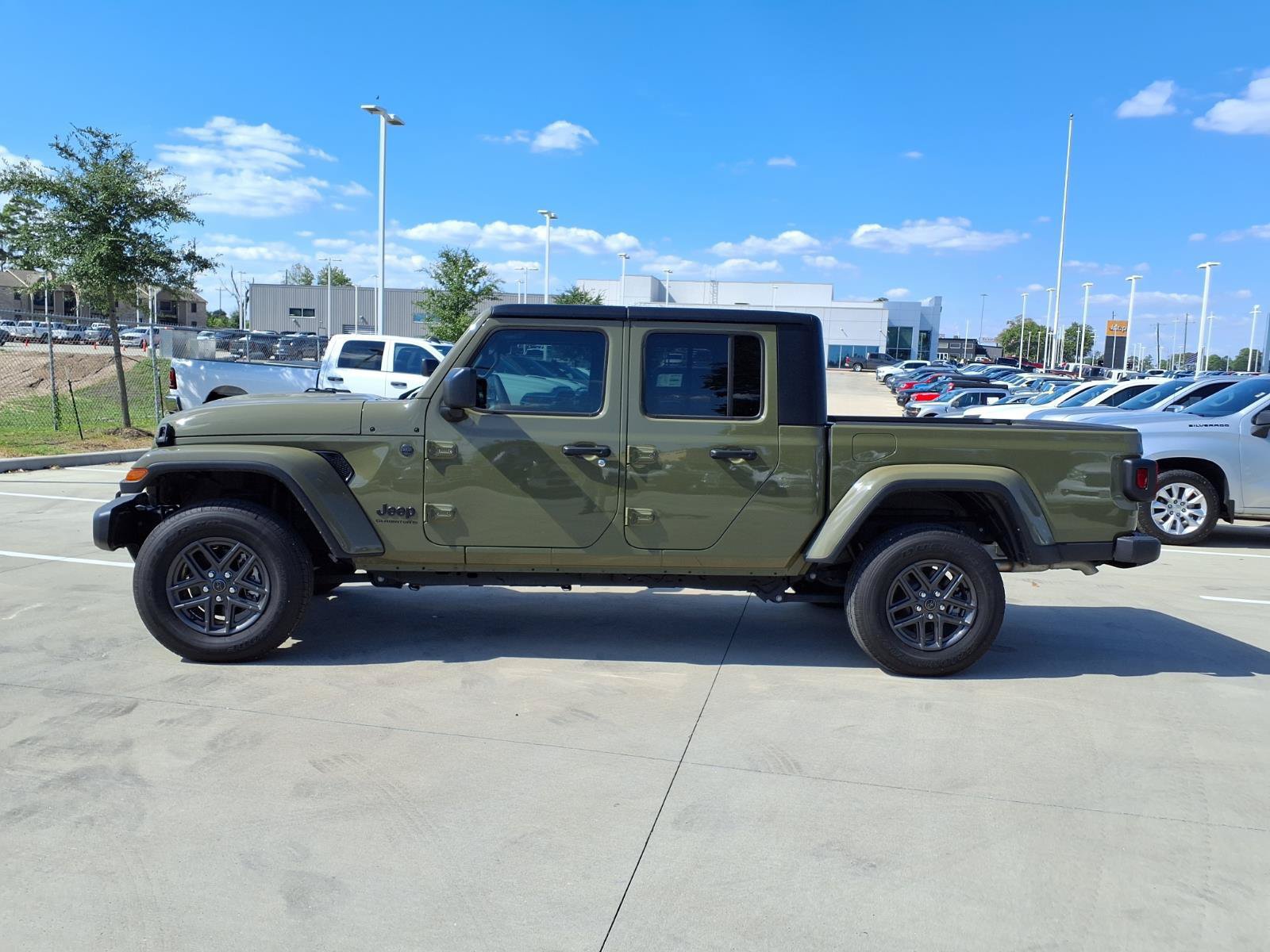 New 2026 Jeep Gladiator Sport AWD/4WD image 8