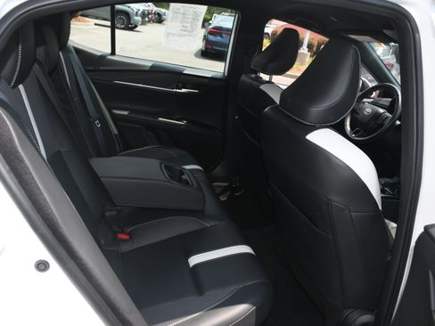 Used 2025 Toyota Camry SE FWD image 17