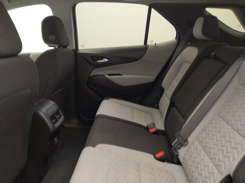 Used 2022 Chevrolet Equinox LS FWD image 18