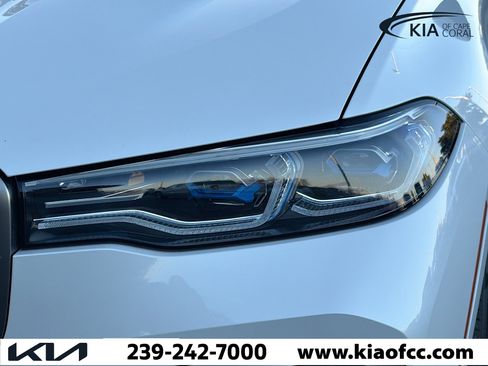 Used 2022 BMW X7 M50i image 40