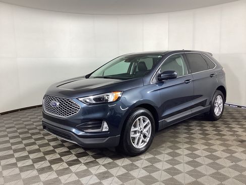 Certified 2023 Ford Edge SEL w/ Convenience Package AWD/4WD image 5