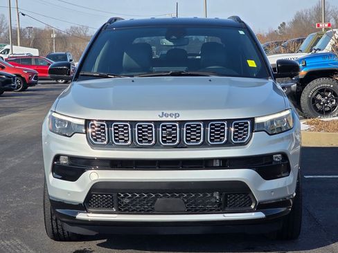 Used 2024 Jeep Compass Limited w/ Elite Group image 3