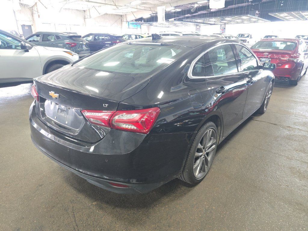 Used 2024 Chevrolet Malibu LT FWD image 2