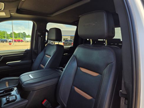 Used 2025 GMC Sierra 2500 AT4 w/ AT4 Premium Plus Package AWD/4WD image 36