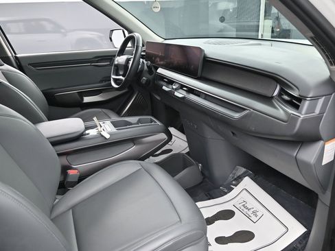 Used 2024 Kia EV9 Light Long Range image 43