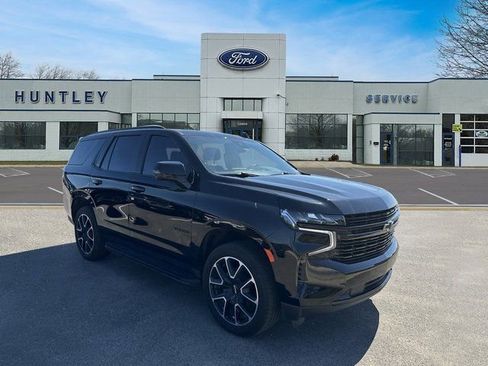 Used 2024 Chevrolet Tahoe RST image 3