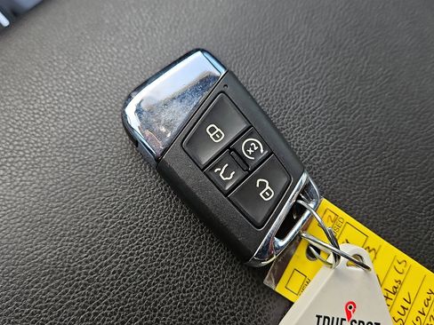 Certified 2023 Volkswagen Atlas Cross Sport SEL R-Line image 20