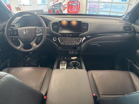 Used 2025 Honda Ridgeline Black Edition image 30