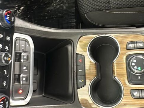 Used 2023 GMC Acadia SLE w/ Driver Convenience Package image 31