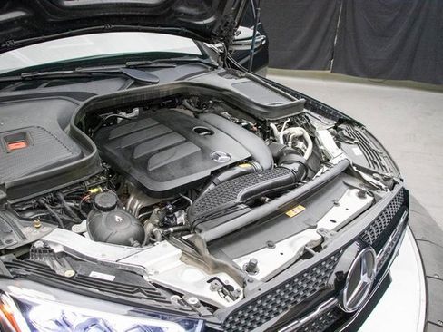 Used 2022 Mercedes-Benz GLC 300 4MATIC image 30