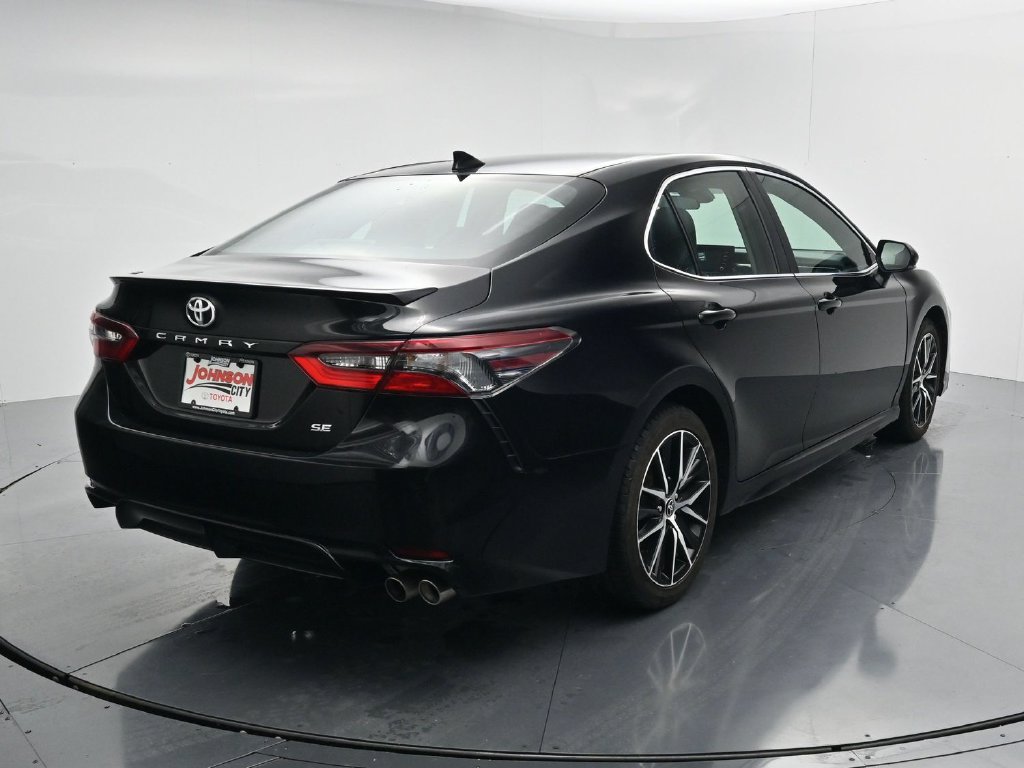 Used 2024 Toyota Camry SE FWD image 7