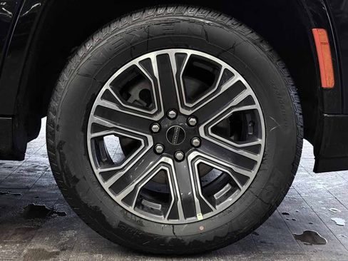 Used 2025 Jeep Wagoneer Series II image 40