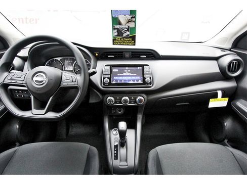 New 2025 Nissan Kicks Play S image 7