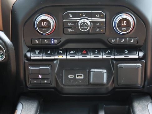 Used 2020 Chevrolet Silverado 3500 High Country w/ Technology Package AWD/4WD image 21