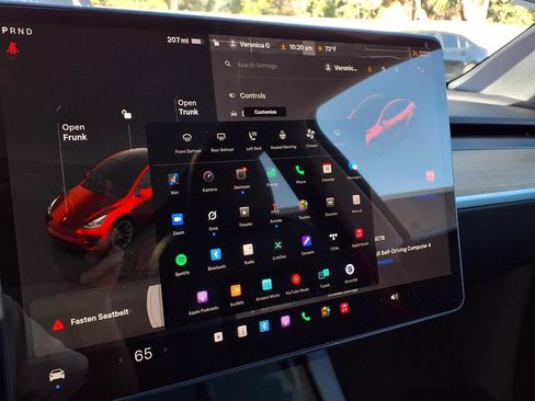 Used 2024 Tesla Model Y Long Range image 11