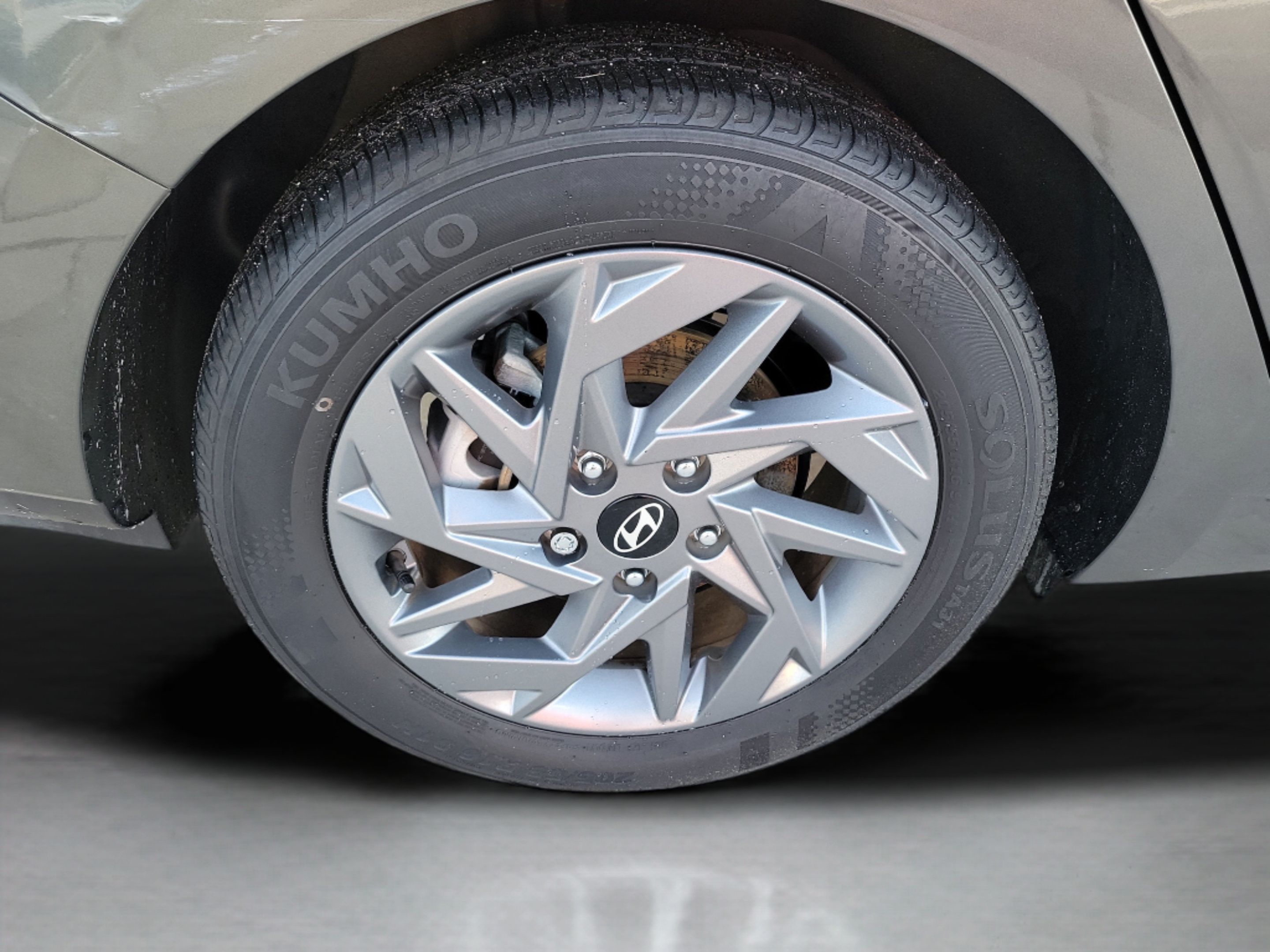 Used 2024 Hyundai Elantra SEL FWD image 29