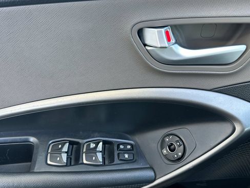 Used 2018 Hyundai Santa Fe Sport FWD image 11