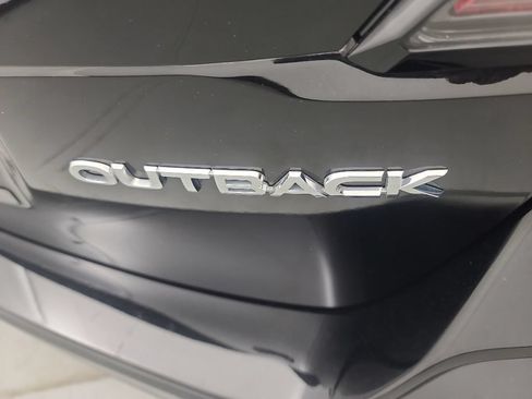 Used 2025 Subaru Outback Premium AWD/4WD image 11