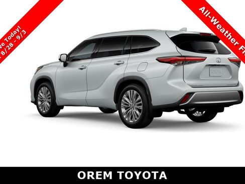 New 2026 Toyota Highlander Platinum AWD/4WD image 6