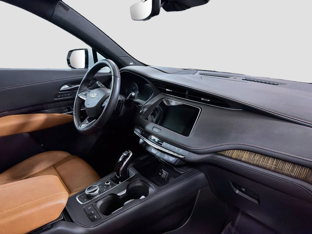 Used 2022 Cadillac XT4 Sport w/ LPO, Onyx Lite Package AWD/4WD image 31