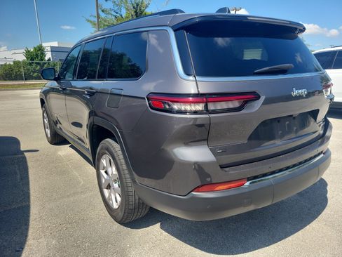 Used 2022 Jeep Grand Cherokee L Limited RWD image 4