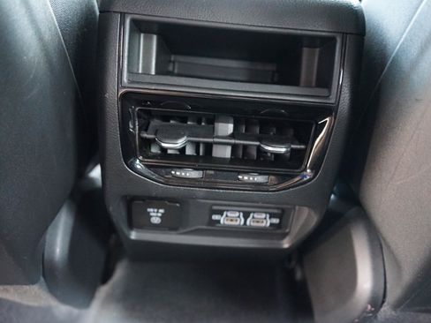 Used 2024 Jeep Grand Cherokee Altitude AWD/4WD image 22