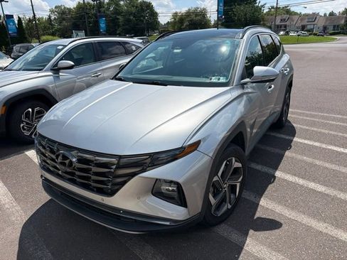 Used 2022 Hyundai Tucson Limited AWD/4WD image 2