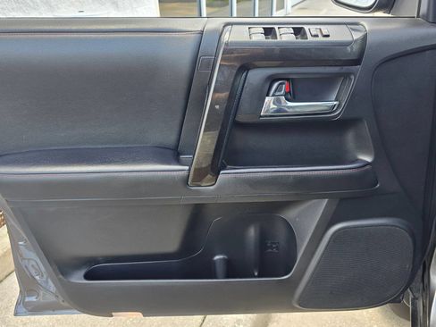 Used 2020 Toyota 4Runner TRD Off-Road Premium AWD/4WD image 19