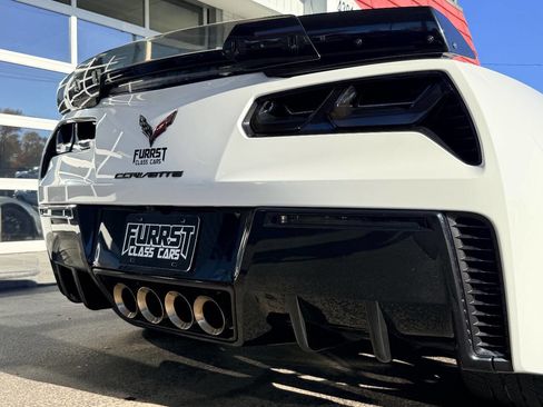 Used 2016 Chevrolet Corvette Z06 w/ 3LZ Preferred Equipment Group image 15