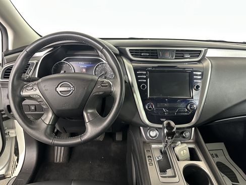 Used 2023 Nissan Murano SV image 3