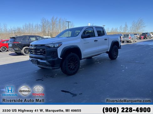 Used 2026 Chevrolet Colorado Trail Boss AWD/4WD image 3