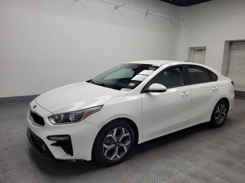 Used 2021 Kia Forte LXS FWD image 2