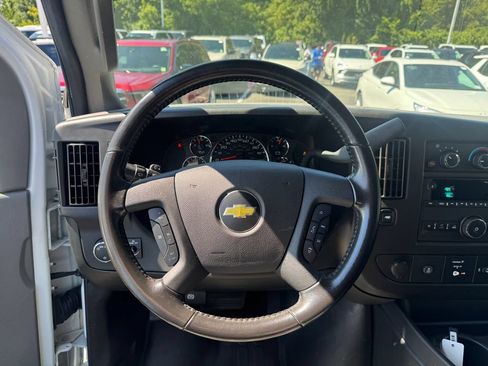 Used 2022 Chevrolet Express 2500 Extended w/ Enhanced Convenience Package RWD image 17