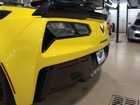 Used 2016 Chevrolet Corvette Z06 w/ 3LZ Preferred Equipment Group image 21