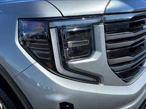 Used 2023 GMC Sierra 1500 AT4 w/ AT4 Premium Package AWD/4WD image 29
