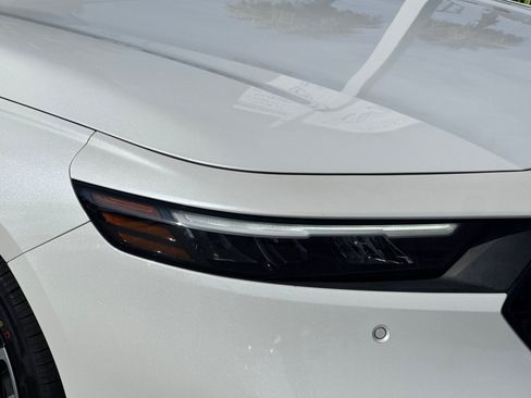 Used 2023 Honda Accord Touring image 12