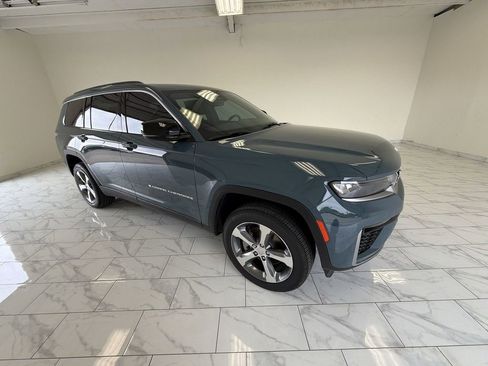 Used 2026 Jeep Grand Cherokee L Limited image 2