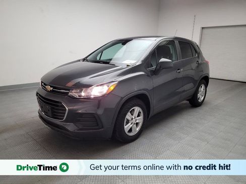 Used 2020 Chevrolet Trax LS w/ Tint and Cruise Package FWD image 1