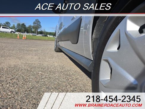 Used 2017 Ford Transit Connect XL image 5