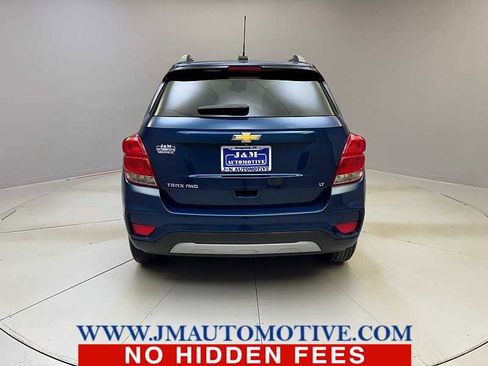 Used 2019 Chevrolet Trax LT w/ LT Convenience Package image 4