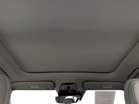 Used 2020 Volvo S60 T5 Momentum image 4