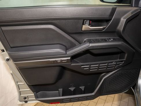 Certified 2024 Toyota Tacoma TRD Off-Road image 10