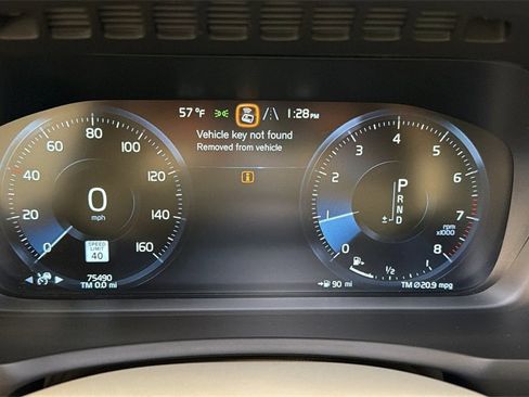 Used 2020 Volvo XC90 T6 Momentum w/ Protection Package Premier image 33